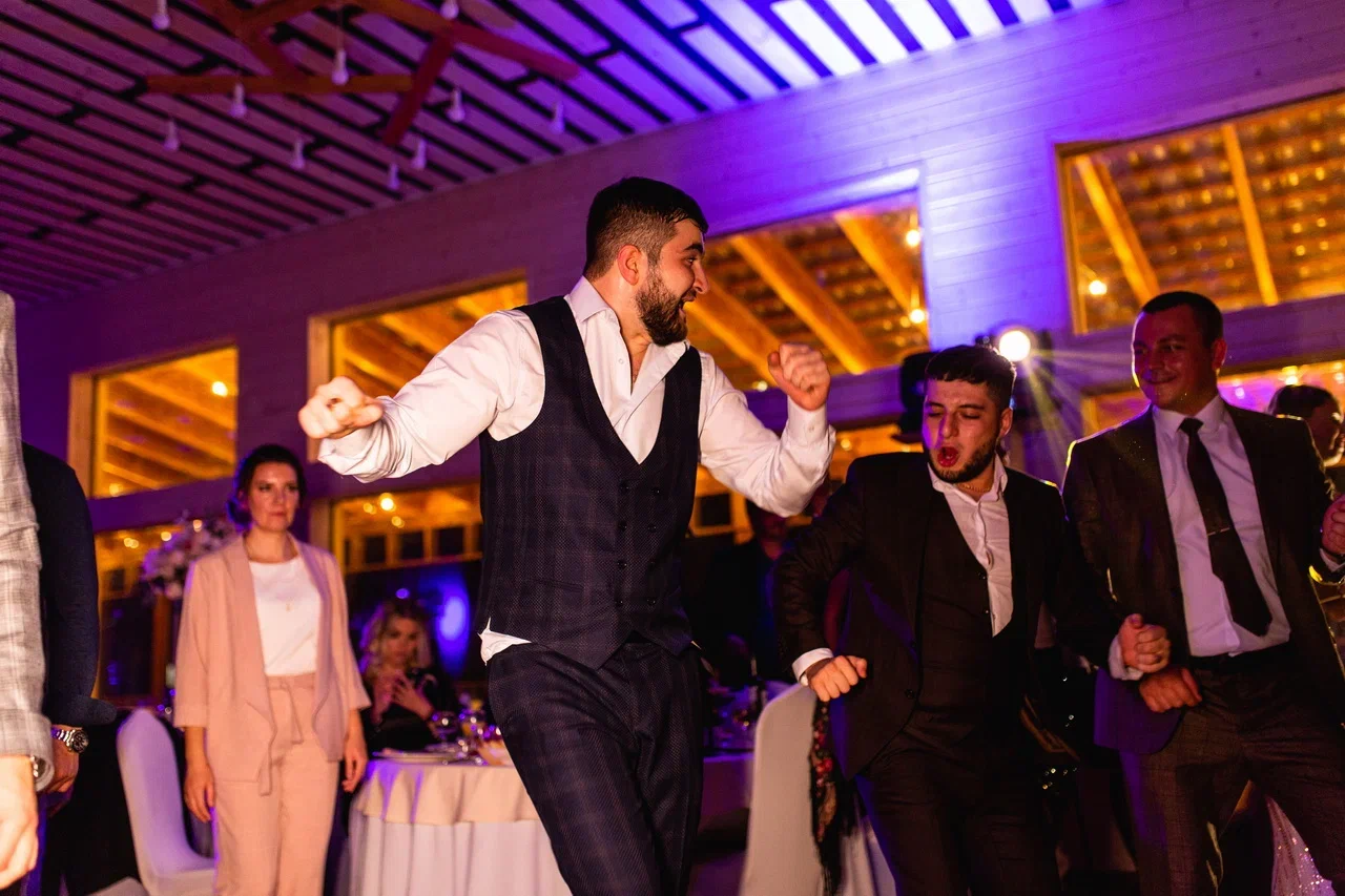 Вечеринки для компании в ресторане на базе отдыха остров приключений в нижнем новгороде