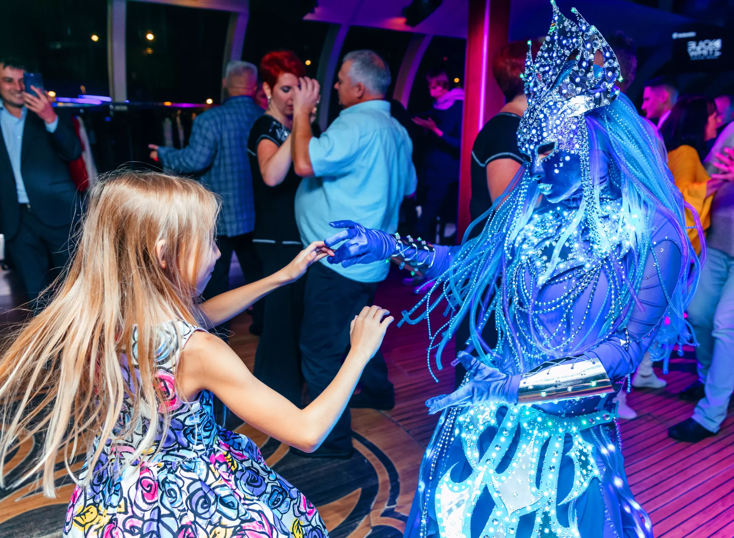 Артисты на мероприятие нижний новгород остров приключений