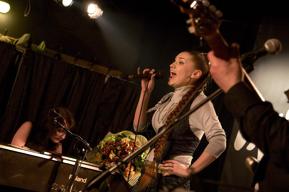 Певцы на мероприятие нижний новгород база отдыха остров приключений 1