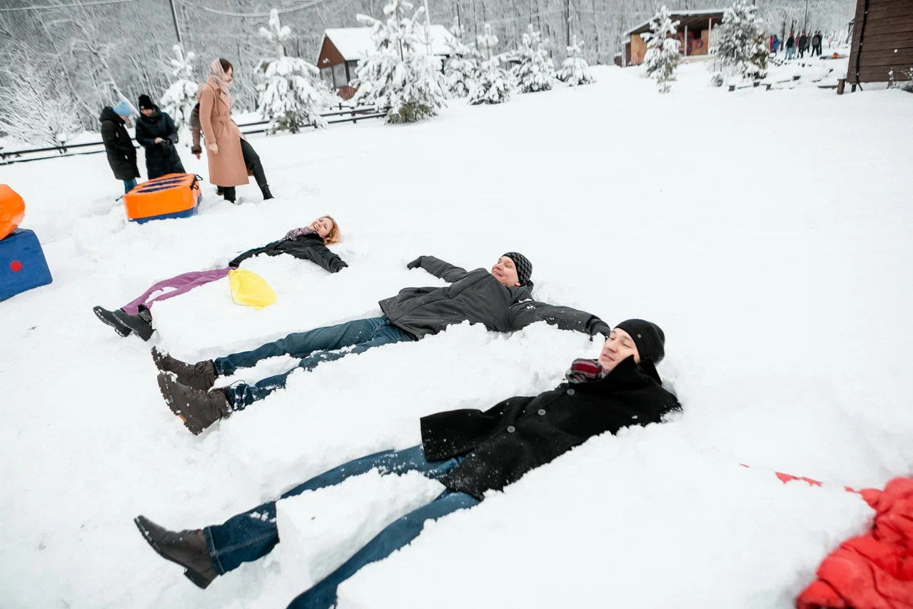 снежные забавы в Нижнем Новгороде на базе отдыха Остров Приключений
