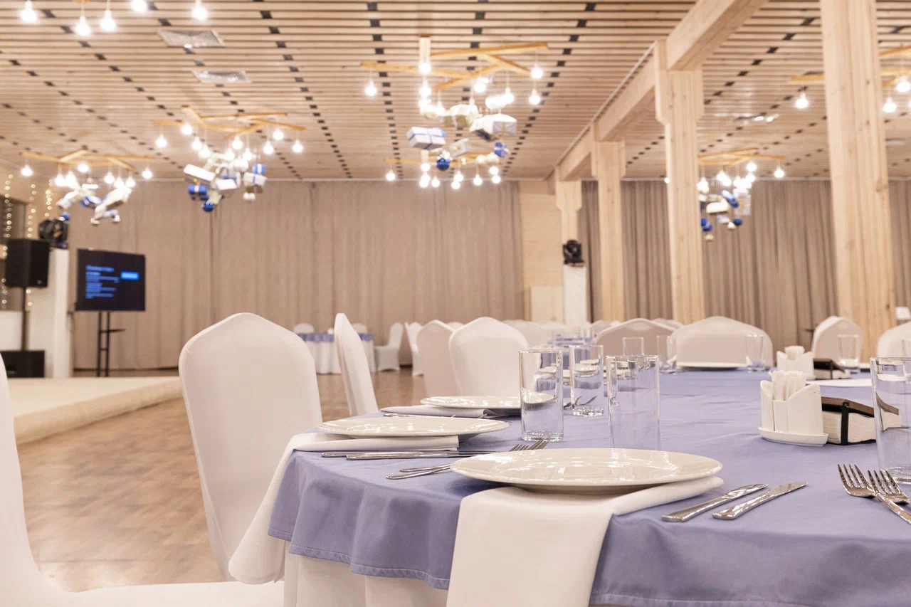 Ресторан Небо в Нижнем Новгороде на базе отдыха остров приключений самый большой ресторан до 1000 человек 3