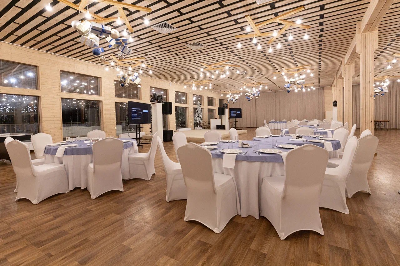 Ресторан Небо в Нижнем Новгороде на базе отдыха остров приключений самый большой ресторан до 1000 человек 5