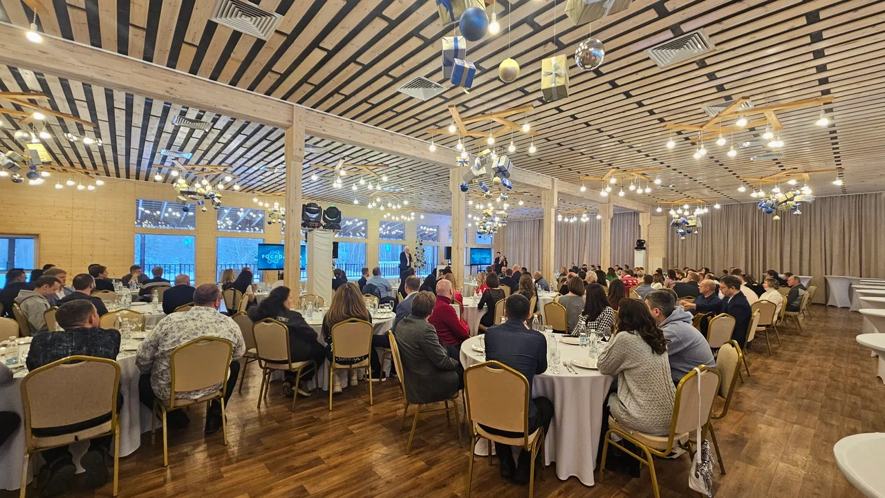 Ресторан Небо в Нижнем Новгороде на базе отдыха остров приключений самый большой ресторан до 1000 человек 6