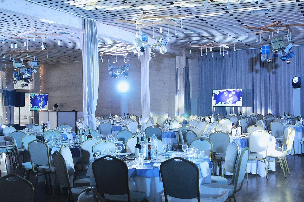 банкетный зал 100 человек