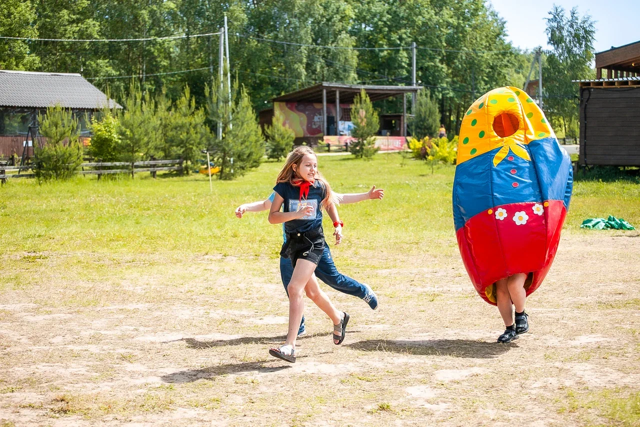 Надувные матрешки в Нижнем Новгороде на базе отдыха Остров Приключений