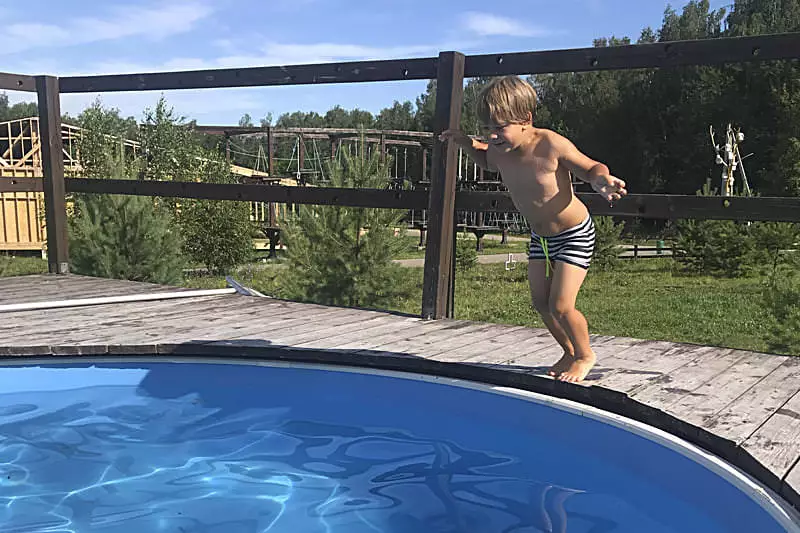 Открытый бассейн для детей на базе отдыха в Нижегородской области