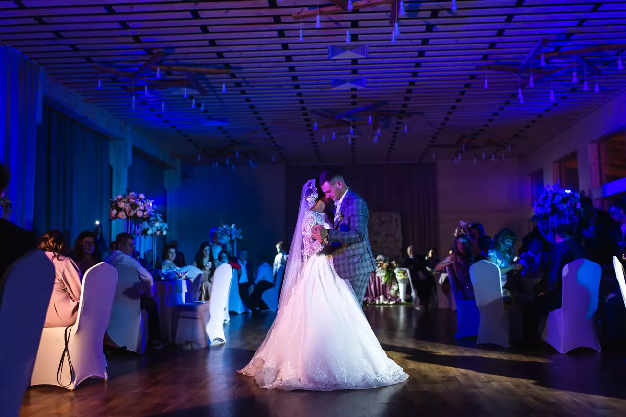 Танец невесты и жениха