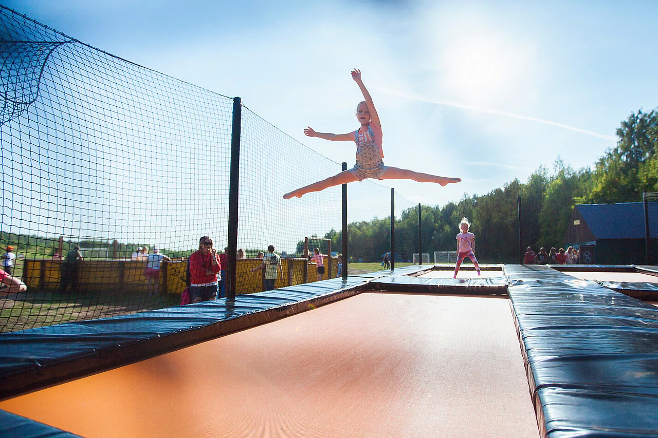 Батутный парк для спортивных сборов в нижнем новгороде на базе отдыха остров приключений