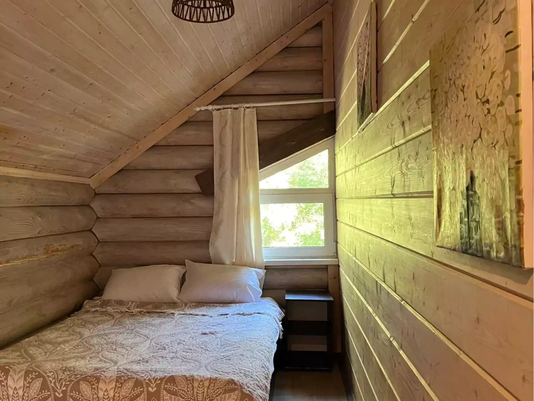 Второй этаж спальные места в коттедже нижний новгород на базе отдыха остров приключений