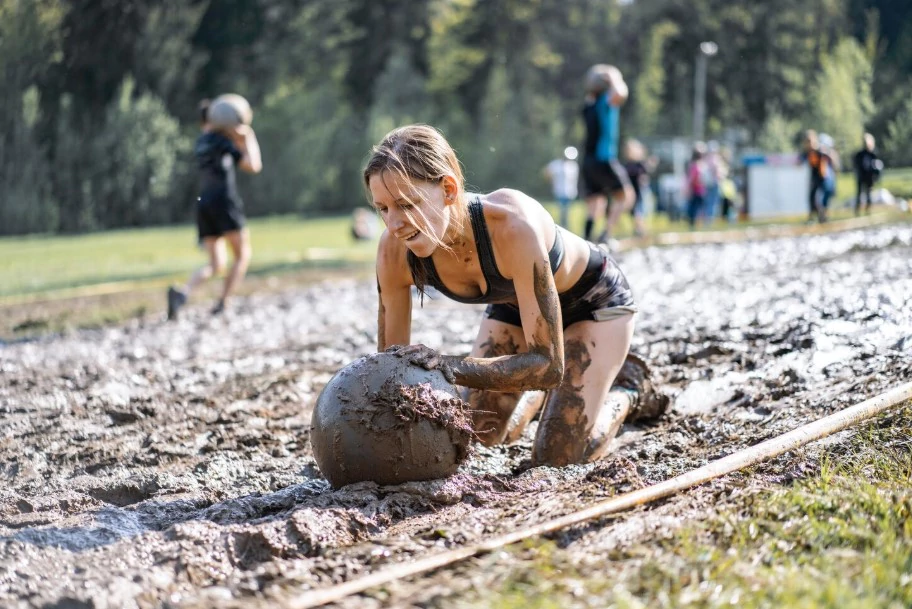 КОМАНДНАЯ ПОЛОСА ПРЕПЯТСТВИЙ в нижнем новгороде на базе отдыха остров приключений 2