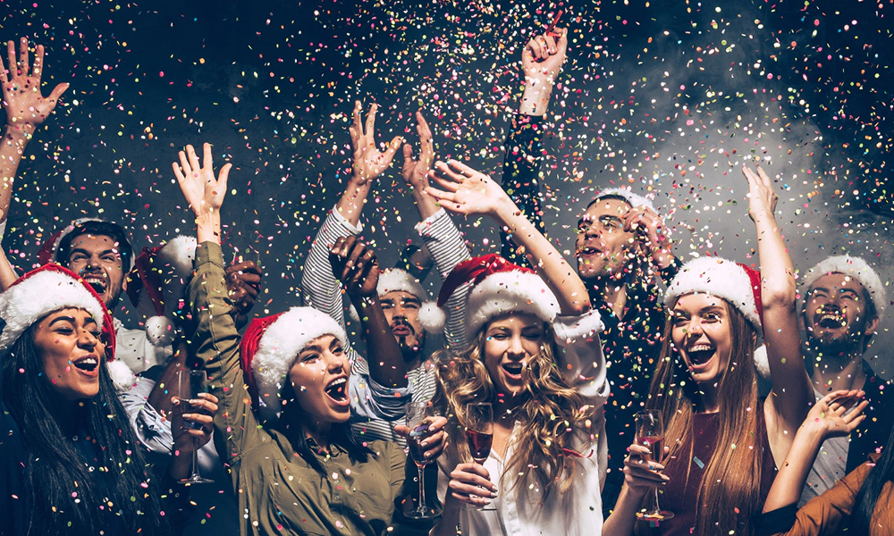 Новогодние корпоративы в Нижнем Новгороде на базе отдыха Остров Приключений