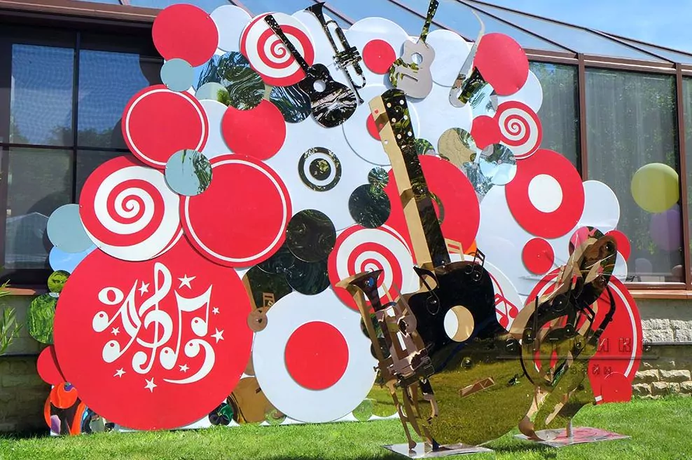 Стилизованная фотозона в Нижнем новгороде на базе отдыха Остров Приключений