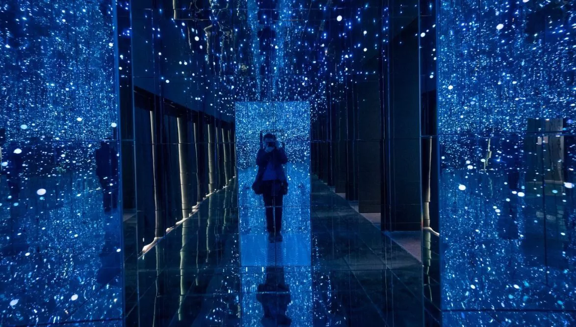 зеркальная комната в Нижнем Новгороде на базе отдыха Остров Приключений