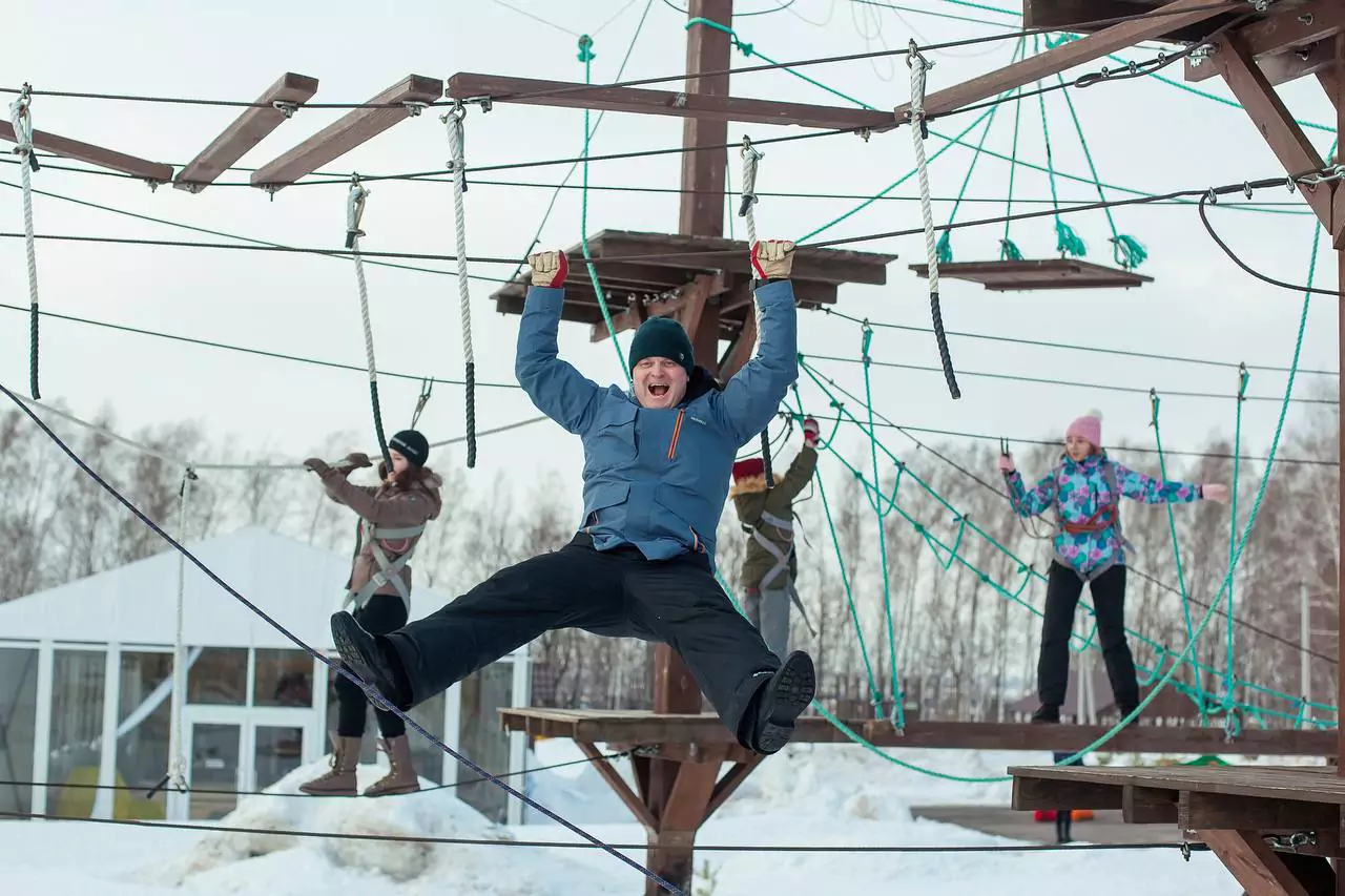 Программа для взрослых (18+) семейный тур на базу отдыха остров приключений